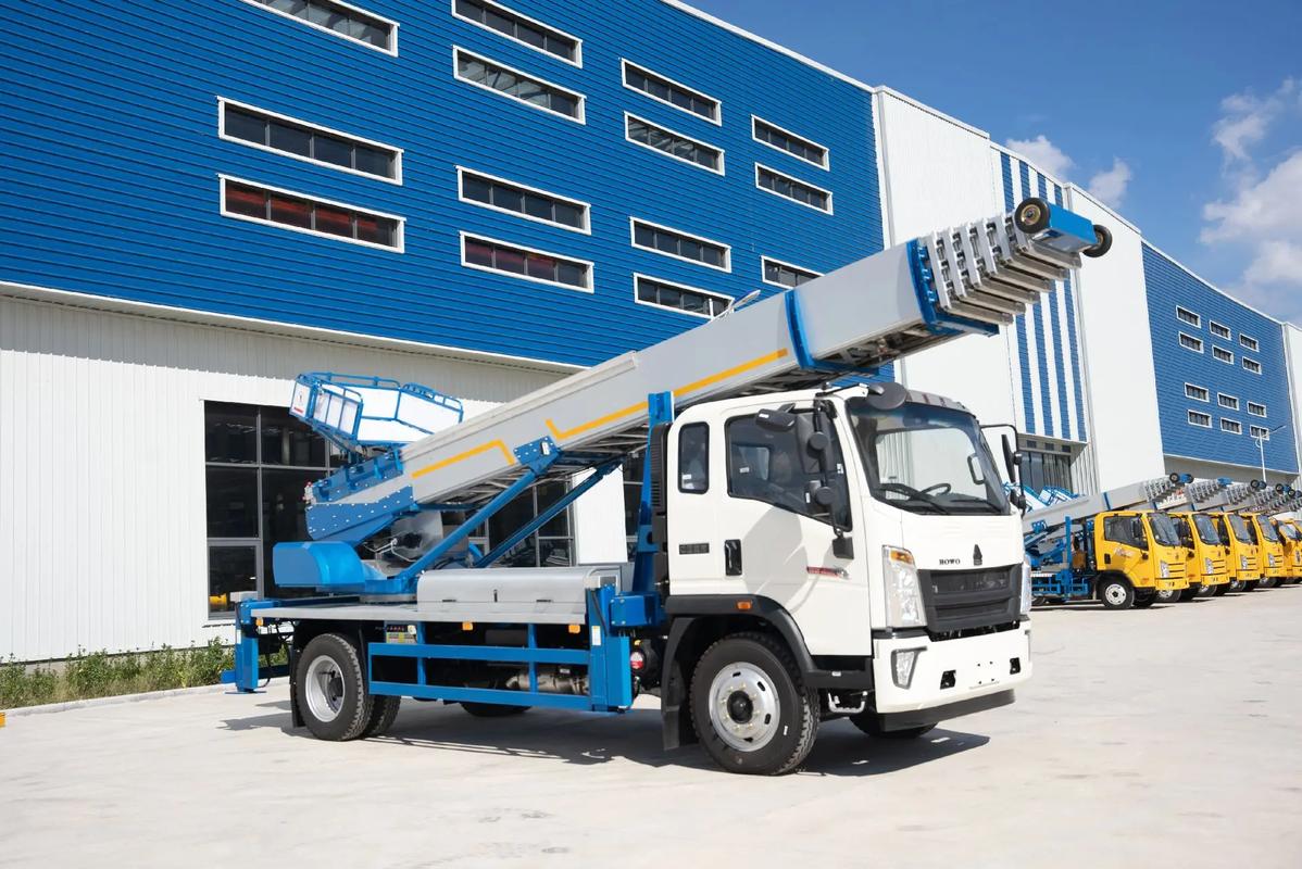 和县出租云梯车高空作业车 建筑垃圾搬运