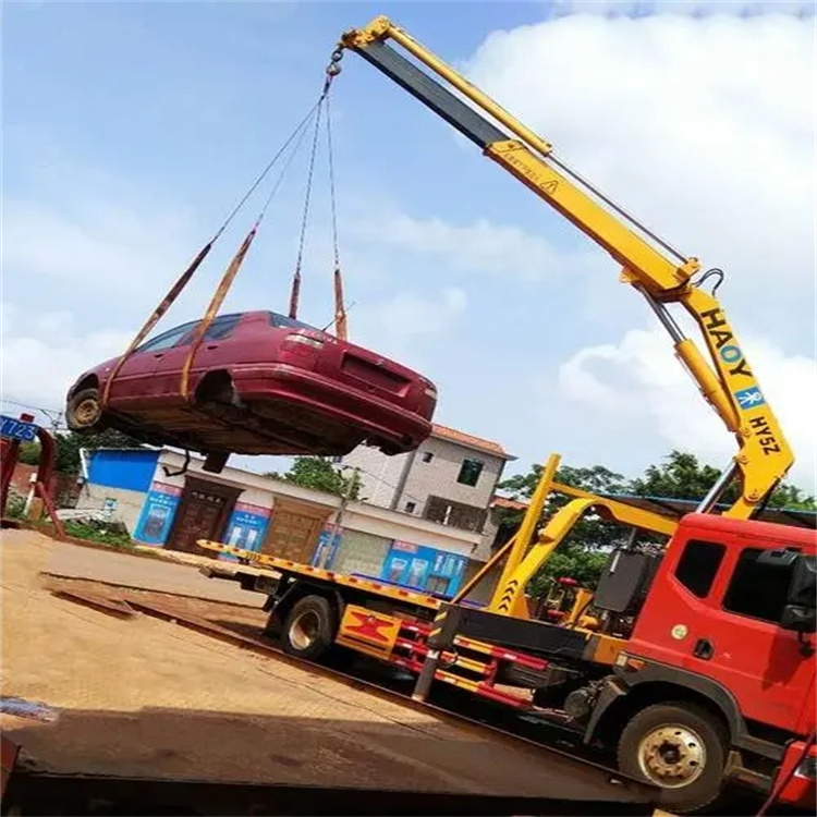 和县吊车吊汽车的正确方法